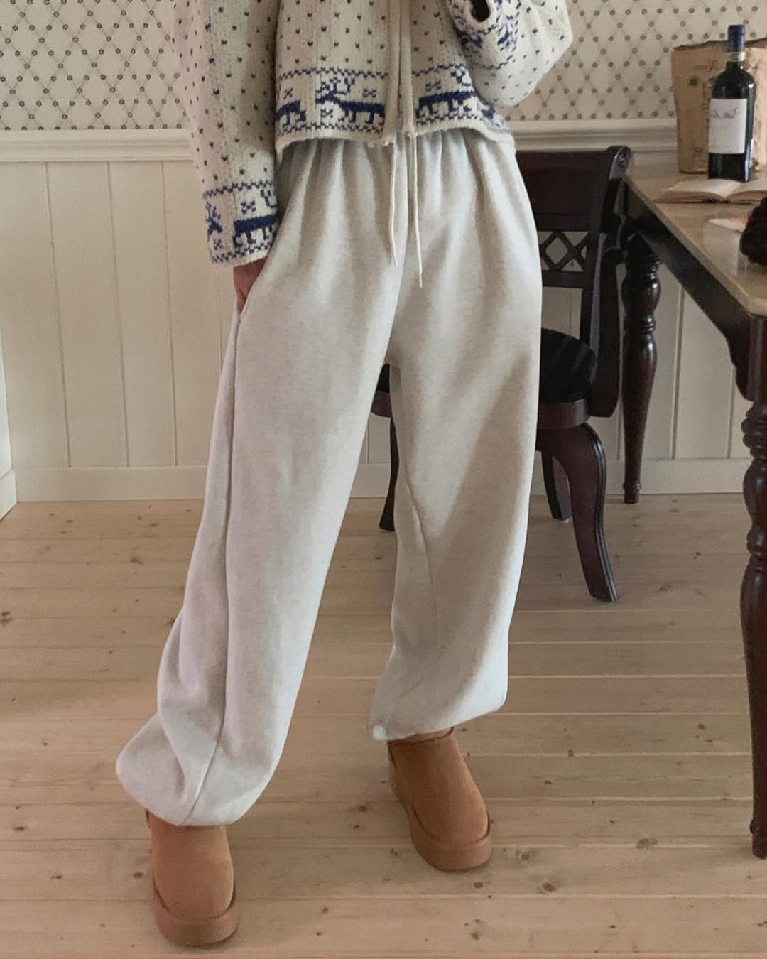 log wide fleece pants