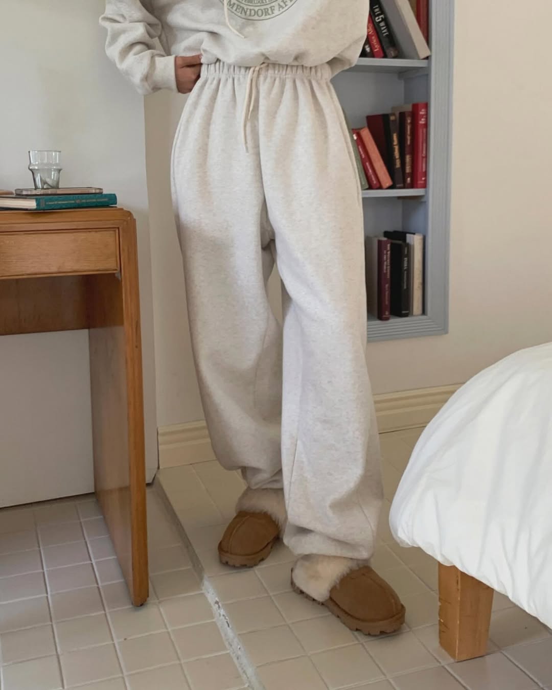 log wide fleece pants