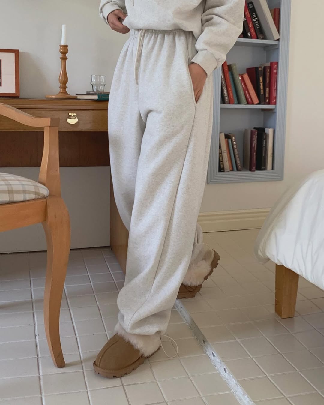 log wide fleece pants