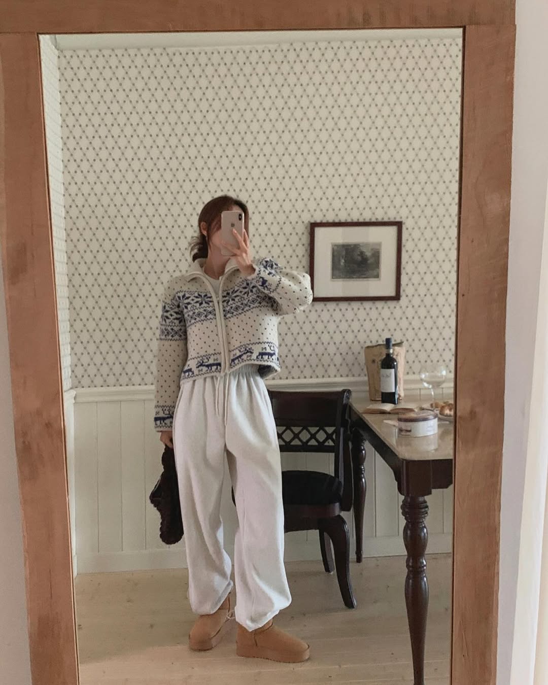 log wide fleece pants