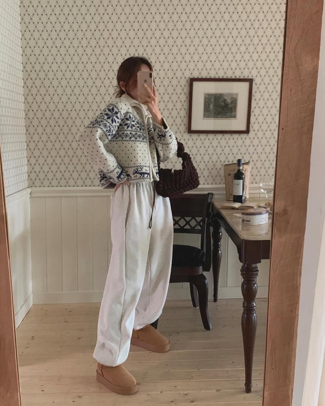 log wide fleece pants