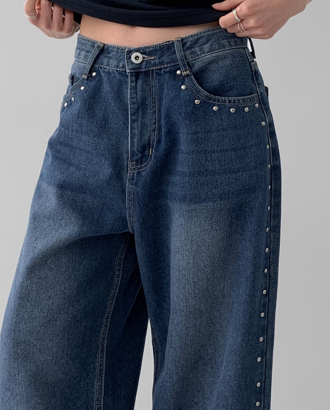 logan studede wide pants (pre-order)
