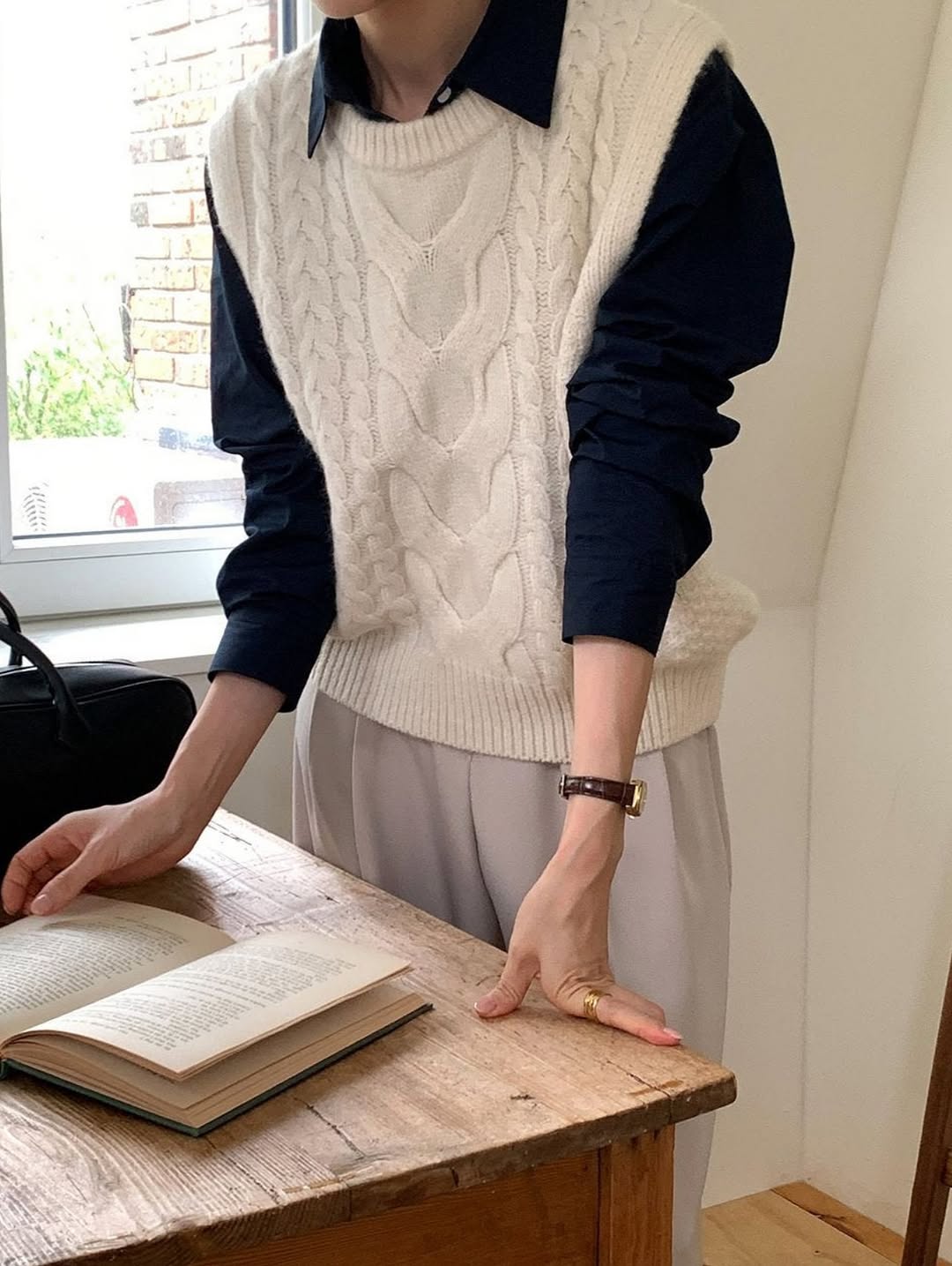 leni knit vest