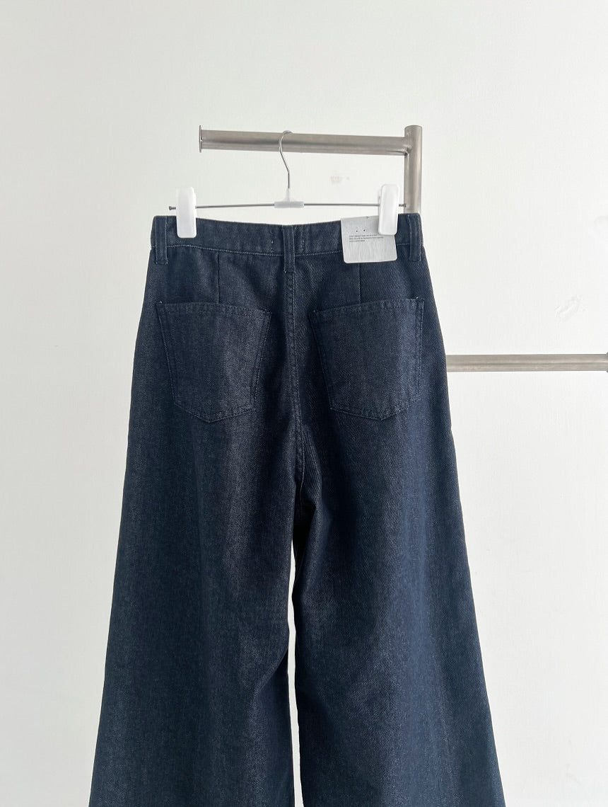 pintuck non-fade denim pants (pre-order)