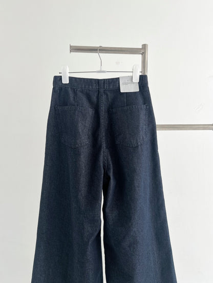 pintuck non-fade denim pants (pre-order)