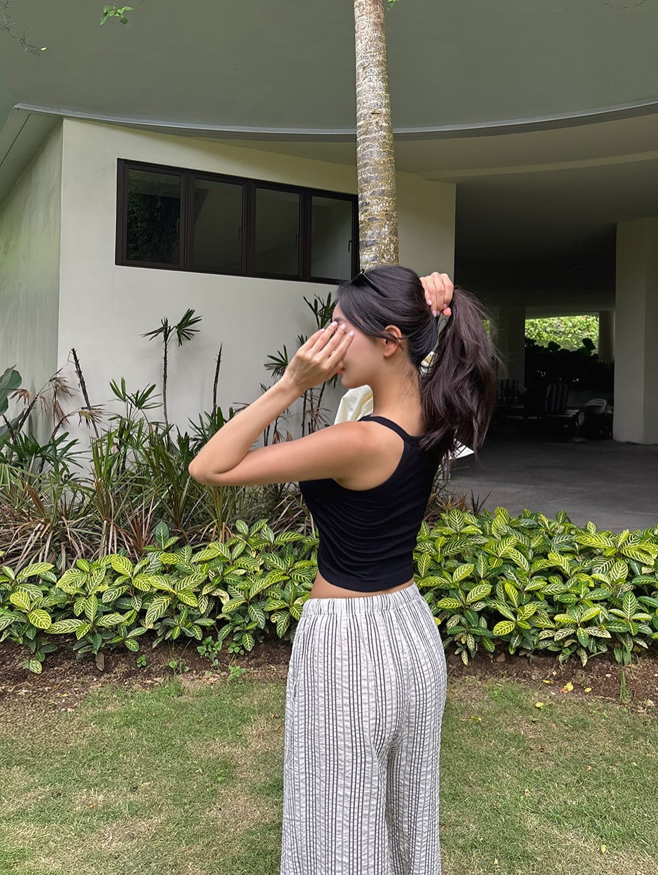 halter crop bra top (pre-order)