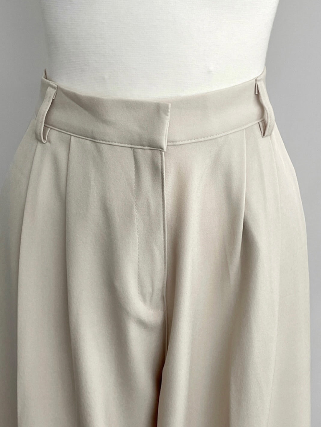 roy two-tucks slacks (pre-order)
