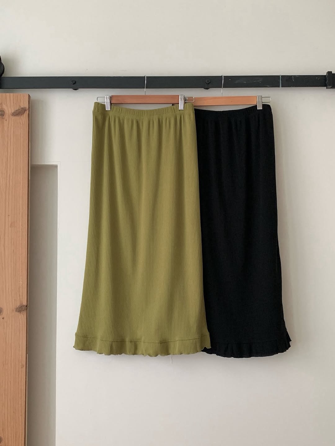 olive frill banding skirt