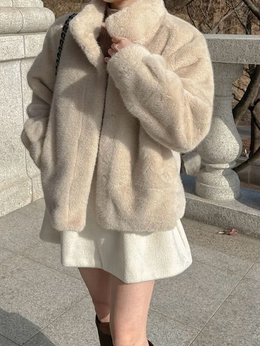 akia fur jacket