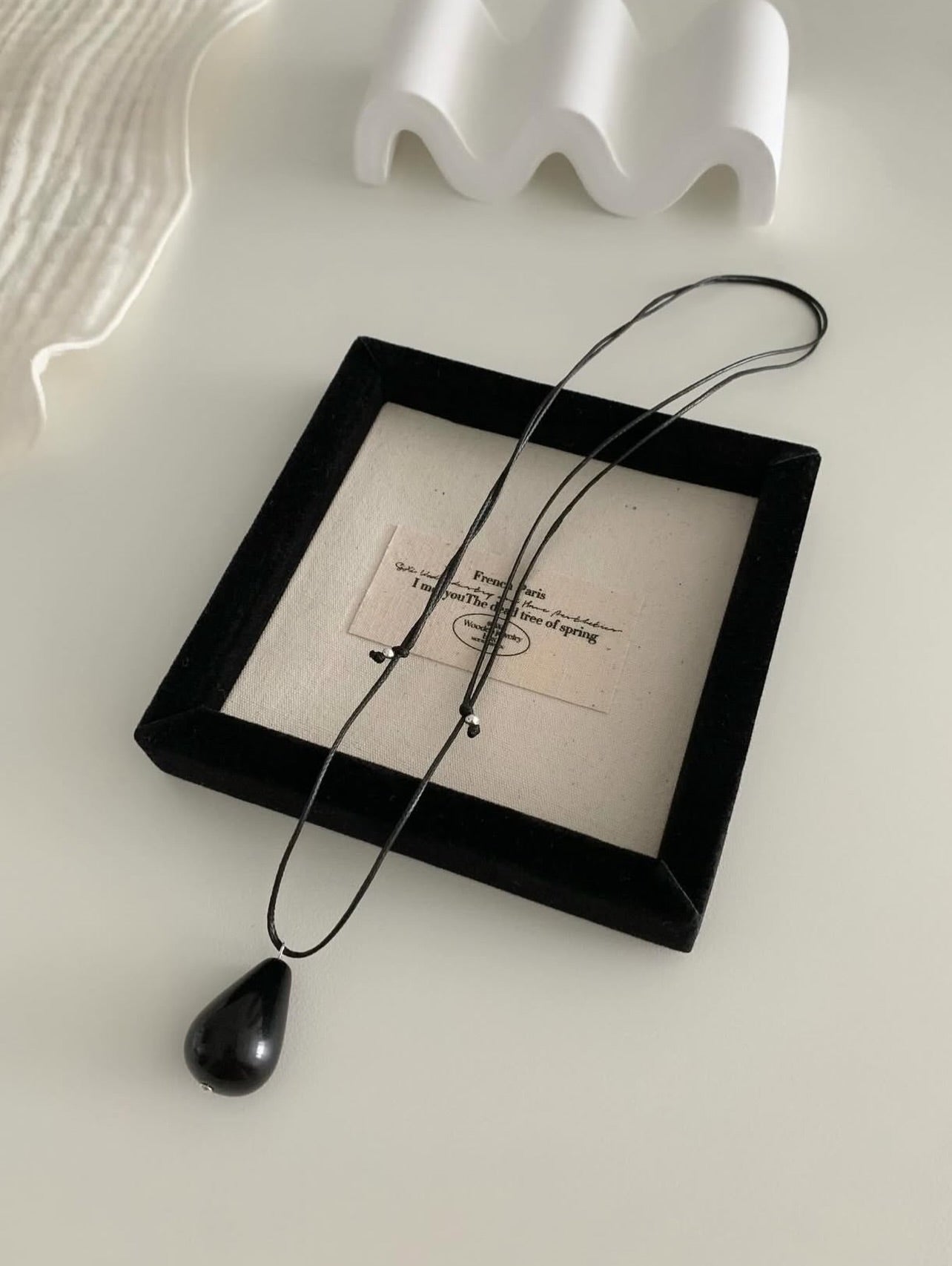 noir drop necklace (pre-order)