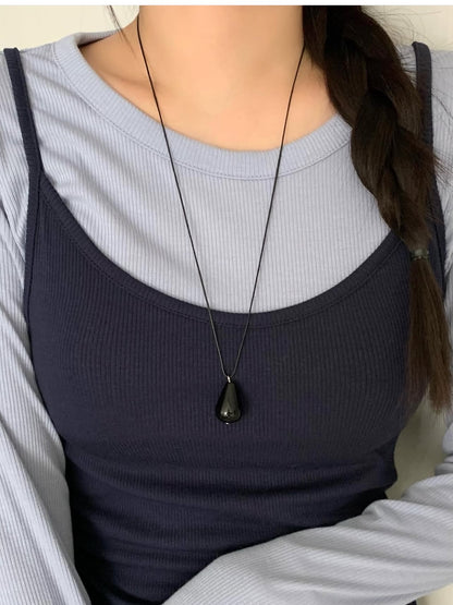 noir drop necklace (pre-order)