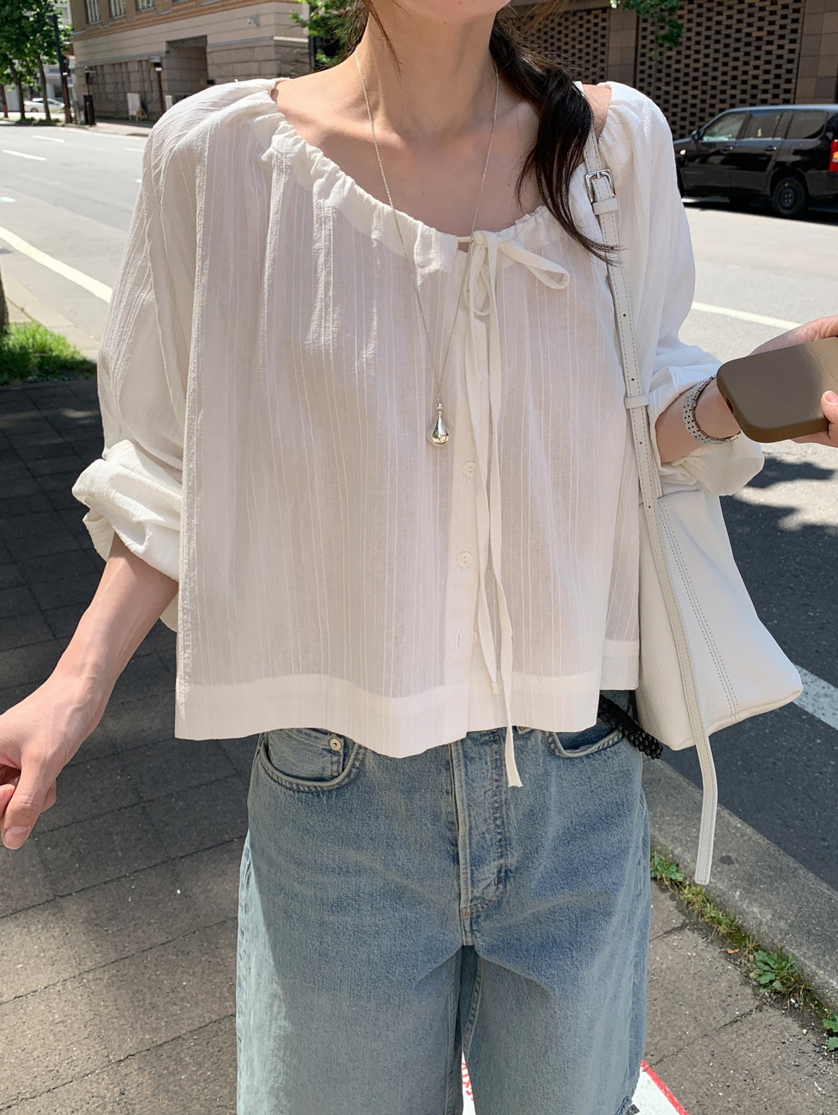 milky blouse