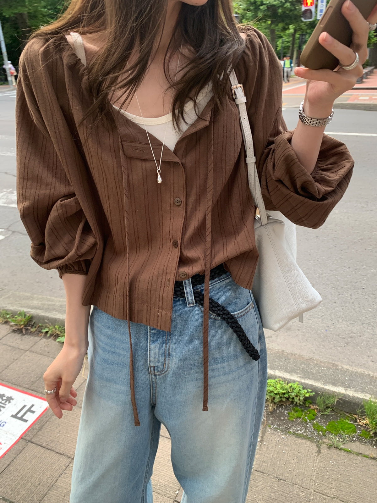 milky blouse