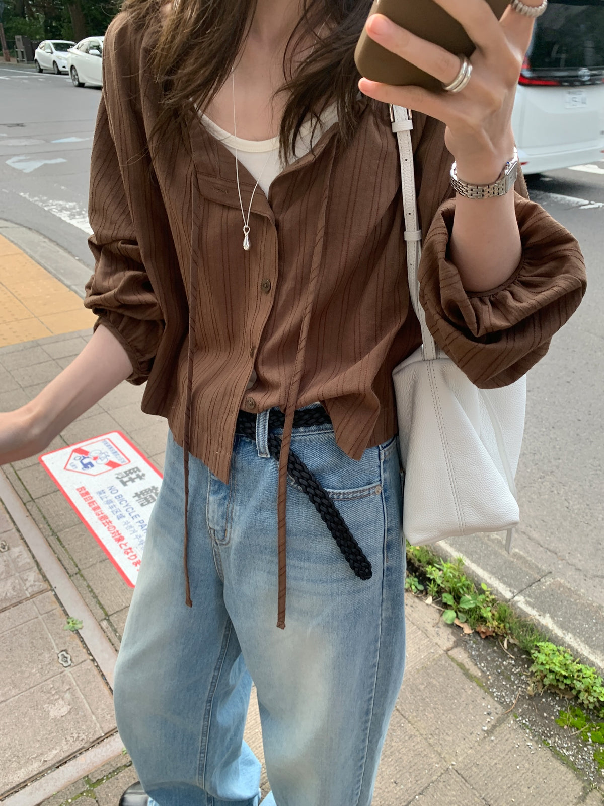 milky blouse